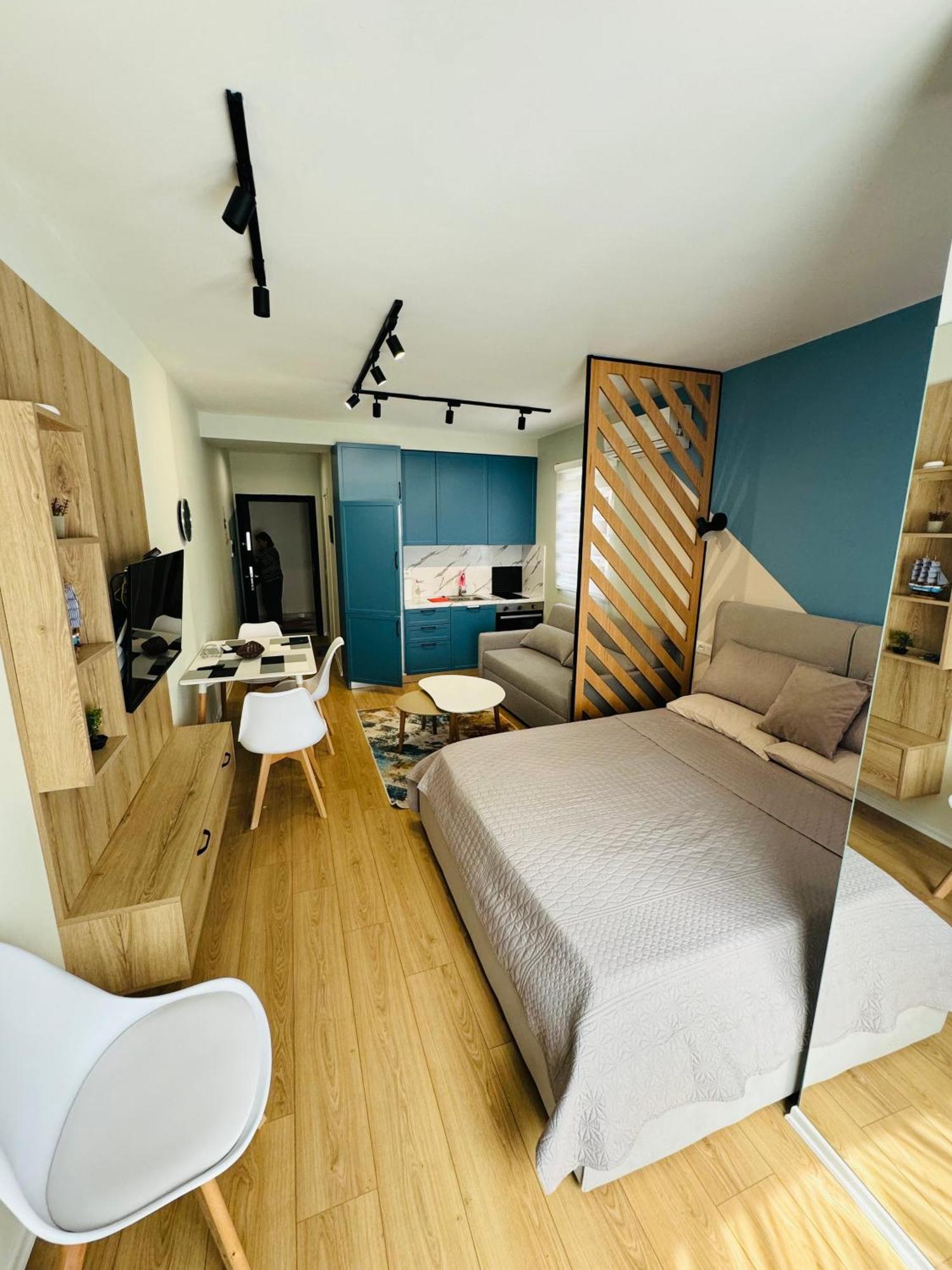 Blue Luxury Apartment Golem  Esterno foto