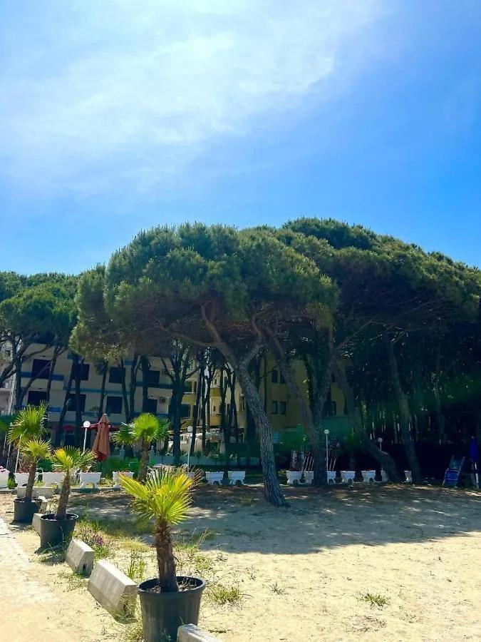 Blue Luxury Apartment Golem  Esterno foto